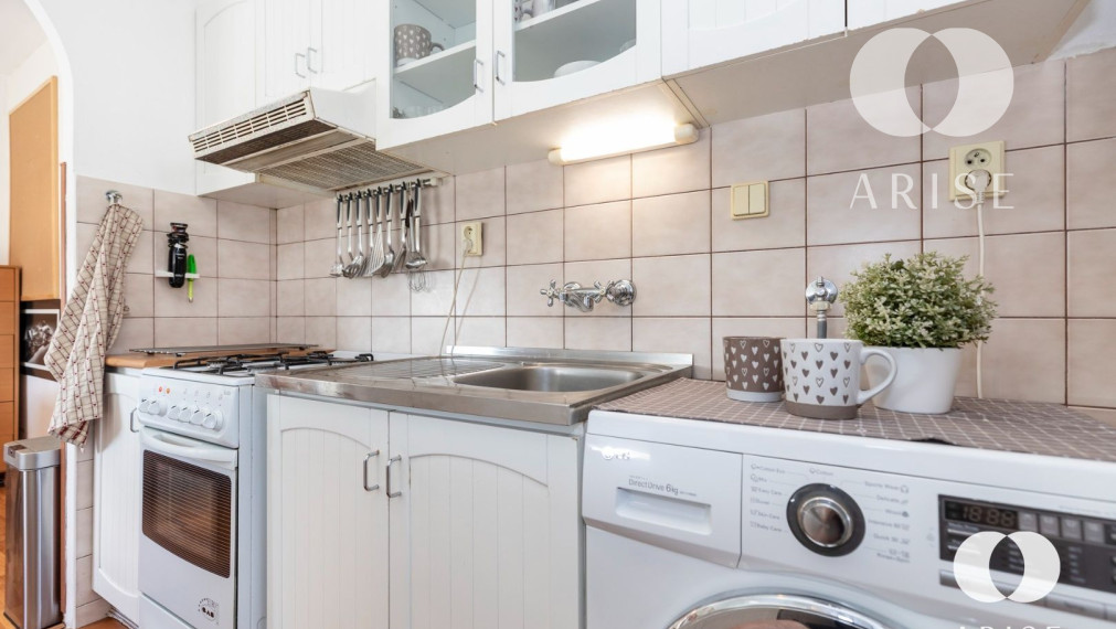 PREDANÉ! Príjemne svetlý byt s veľkou loggiou