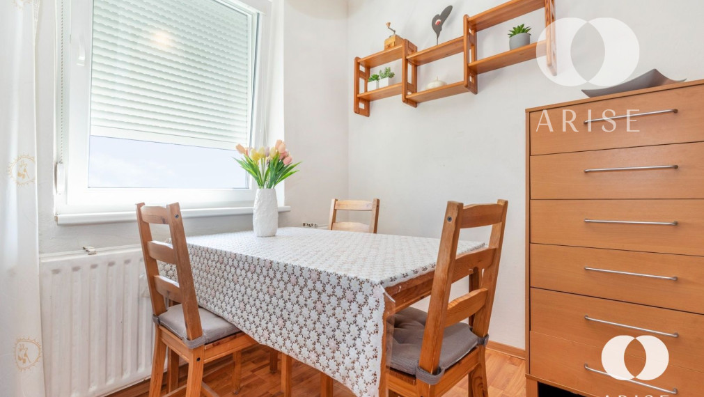 PREDANÉ! Príjemne svetlý byt s veľkou loggiou