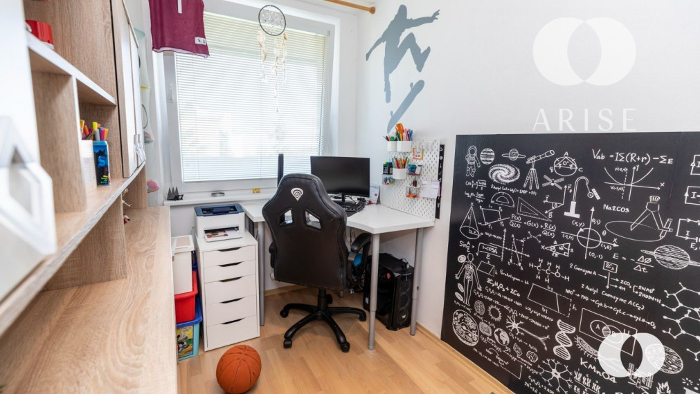 PREDANÉ! Príjemne svetlý byt s veľkou loggiou