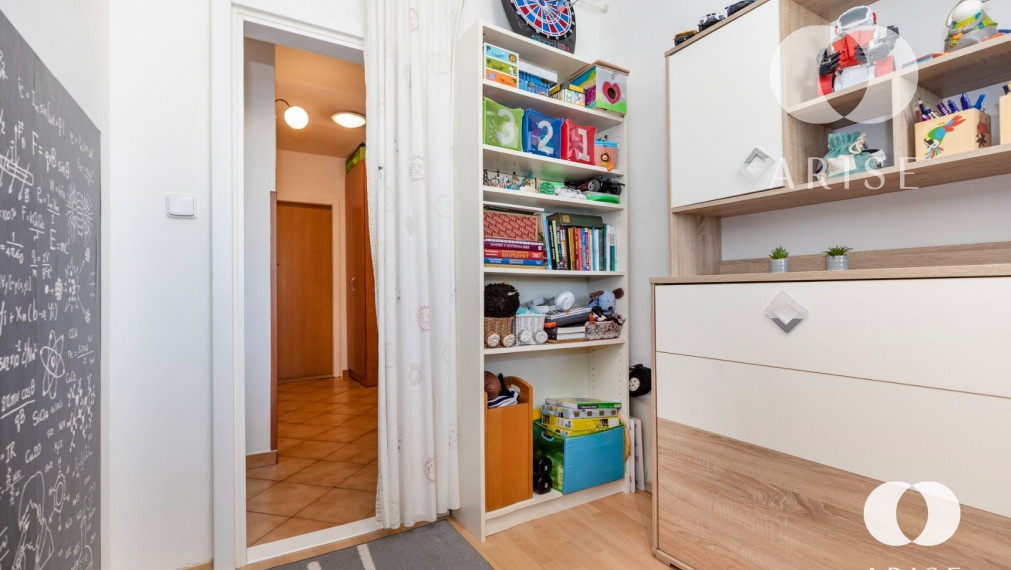 PREDANÉ! Príjemne svetlý byt s veľkou loggiou