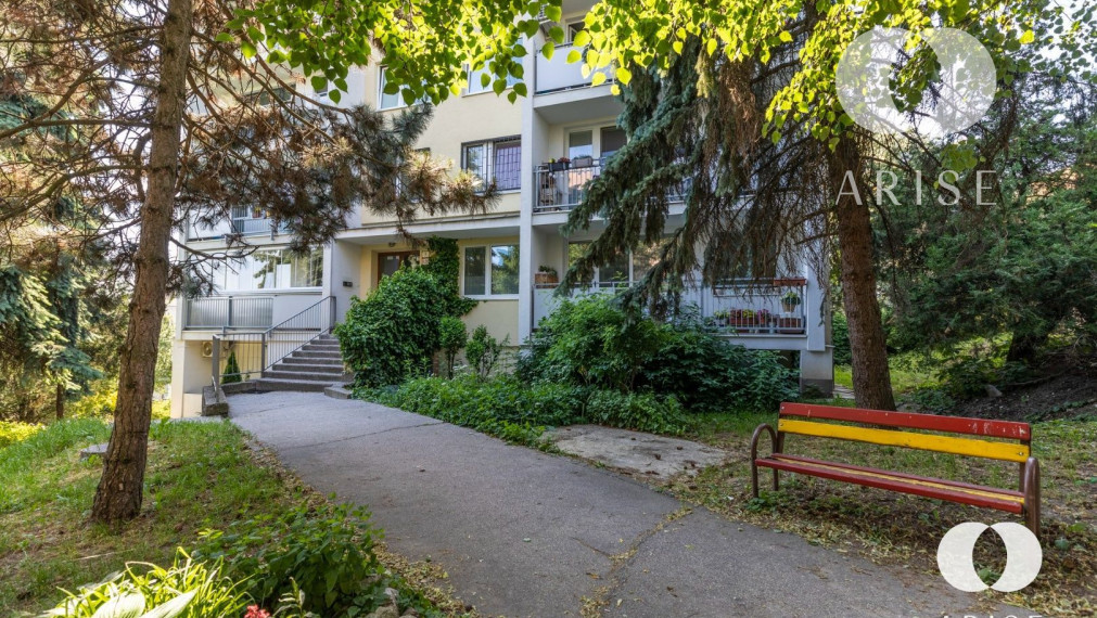 PREDANÉ! Príjemne svetlý byt s veľkou loggiou