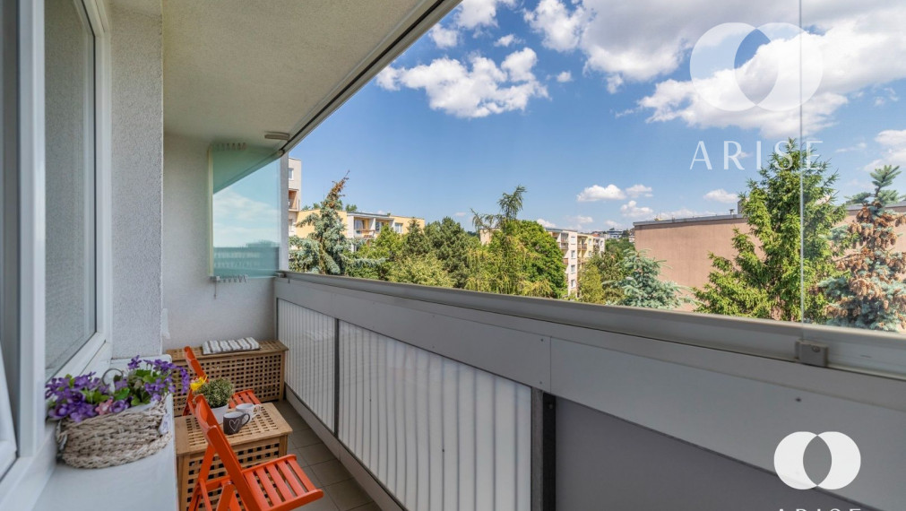 PREDANÉ! Príjemne svetlý byt s veľkou loggiou