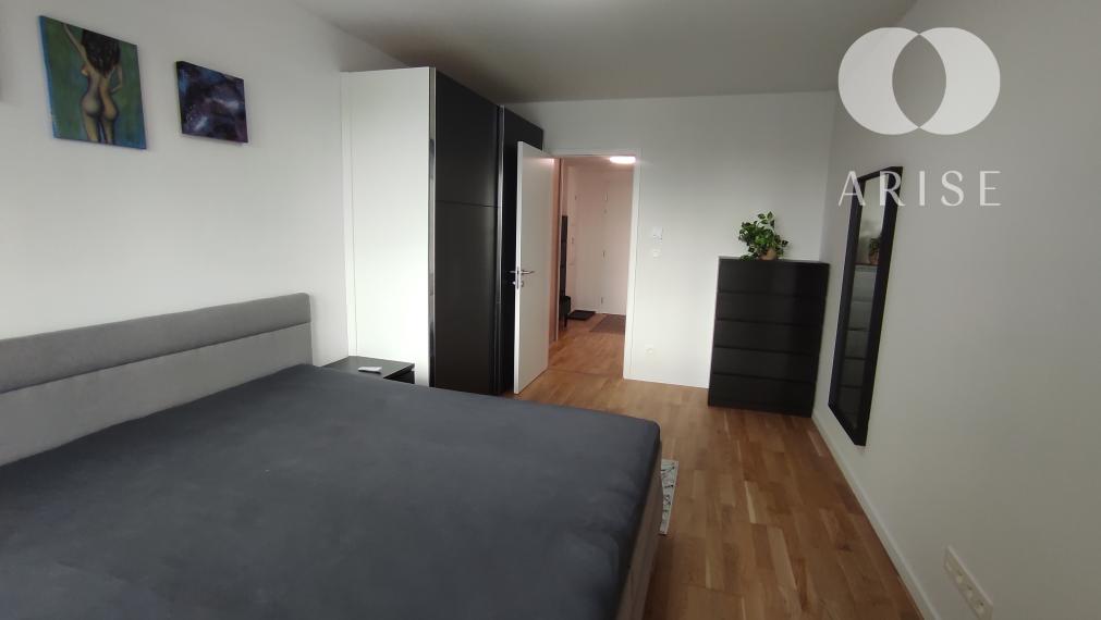 ARISE / prenájom veľký 2 i byt s garážovým státím a kobkou.