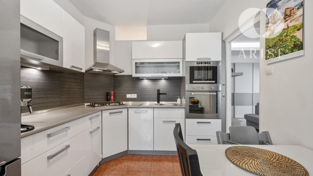 !! PREDANÉ !!  Krásny, kompletne zrekonštruovaný 3i byt na predaj!