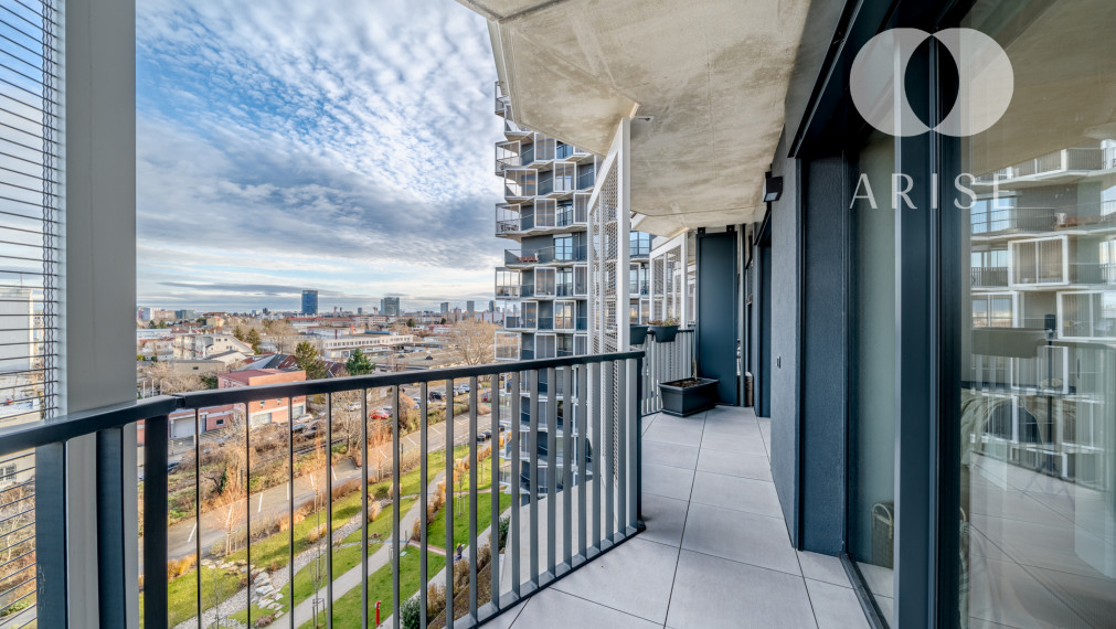 PREDANÉ! Moderný byt s veľkým šatníkom a balkónom