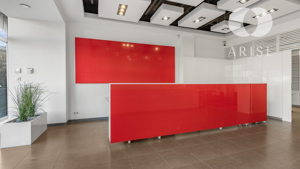 PRENAJATÉ! Obchodný priestor/ showroom na prenájom.