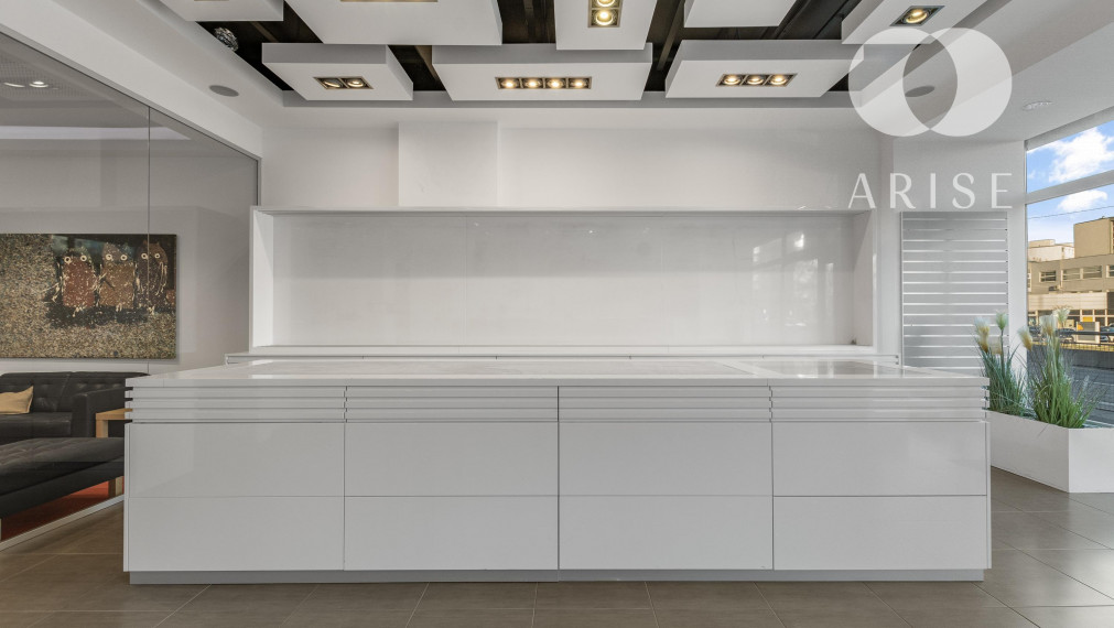 PRENAJATÉ! Obchodný priestor/ showroom na prenájom.