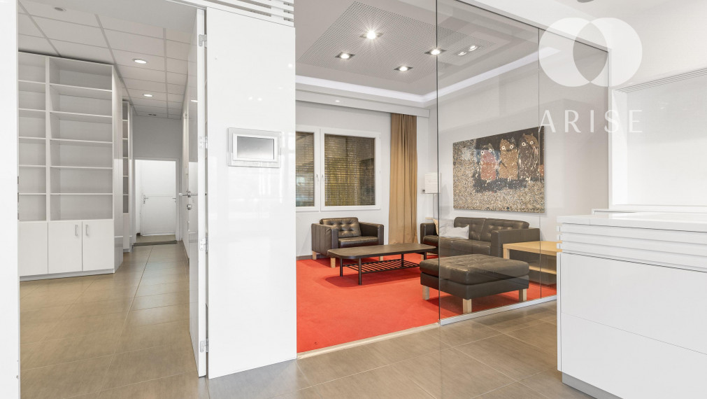 PRENAJATÉ! Obchodný priestor/ showroom na prenájom.