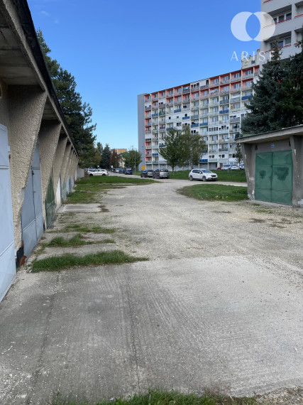 !REZERVOVANÉ!Ponúkame Vám na predaj garáž neďaleko centra mesta Partizánske