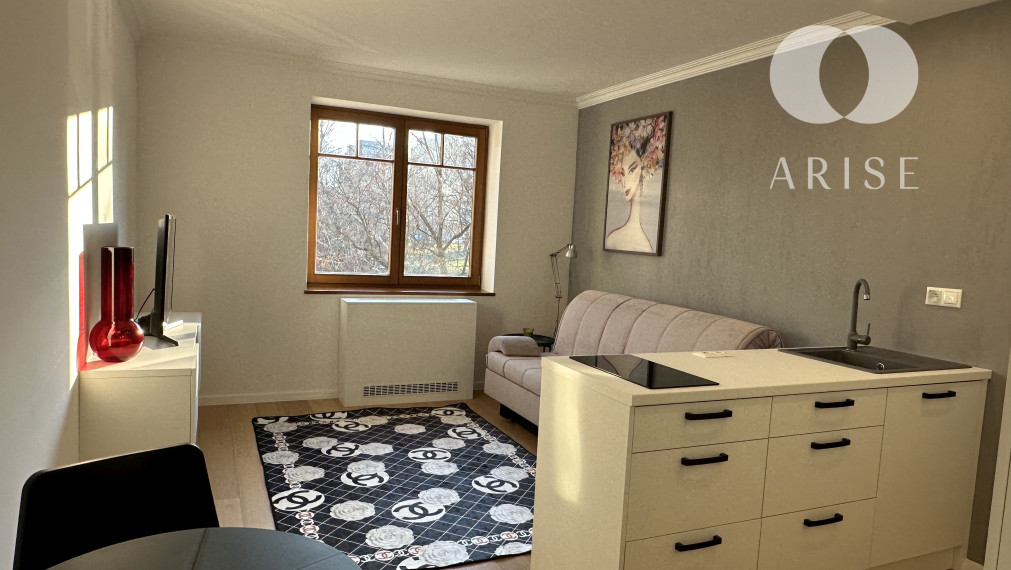 Prenájom 1 izbového bytu pri Draždiaku.