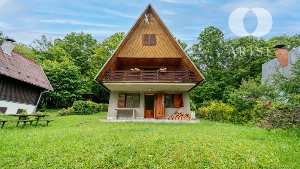 ARISE | Rekreačná murovaná chata v prírode okres Prievidza