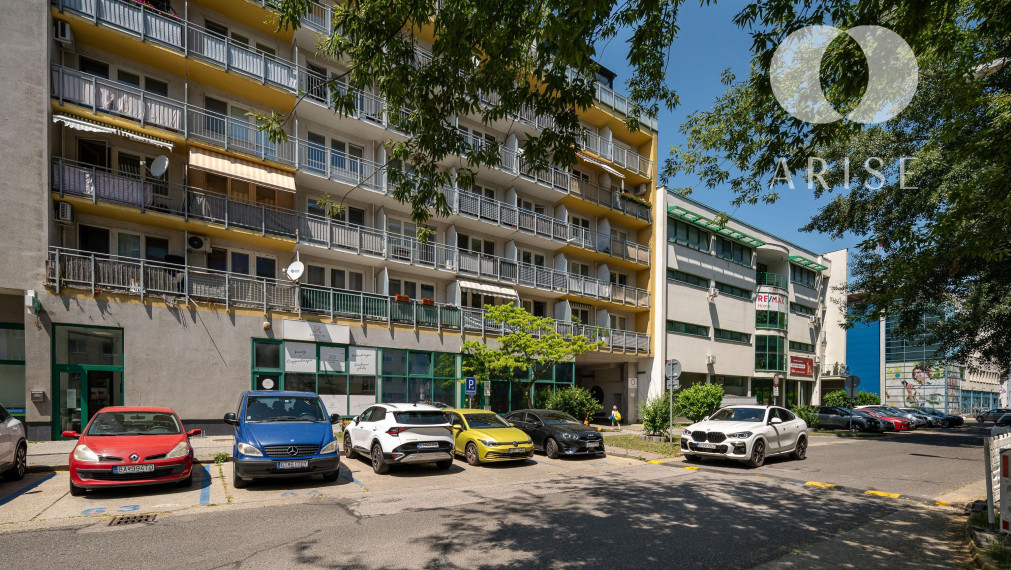 Ponúkame na prenájom 1 izbový byt. Voľný od decembra 2025