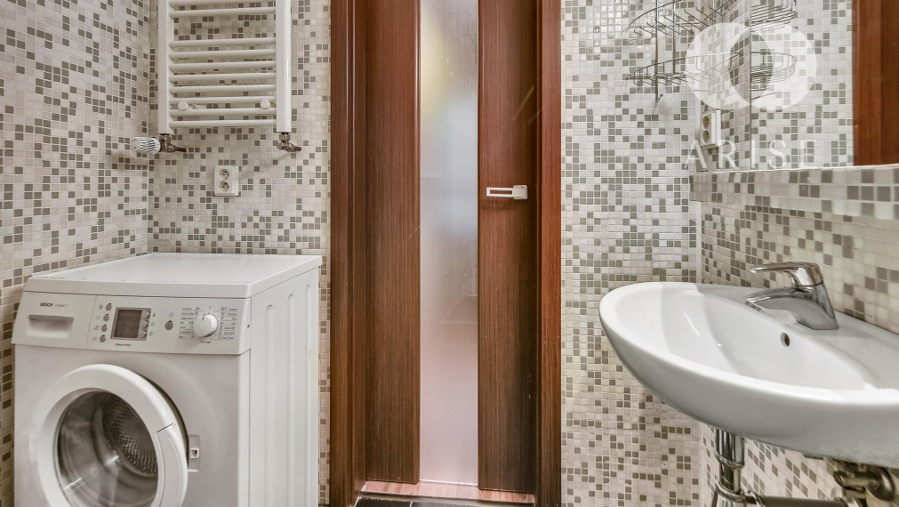 Ponúkame na prenájom 1 izbový byt. Voľný od decembra 2025