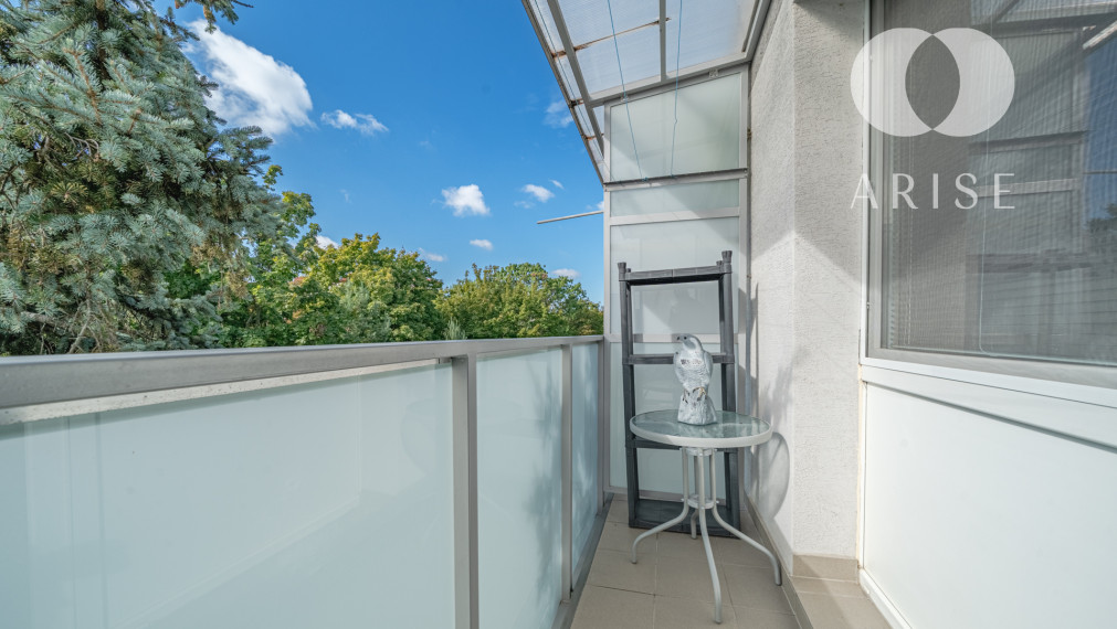 Na prenájom priestranný 3-izbový byt s balkónom v Ružinove – Exnárova ulica