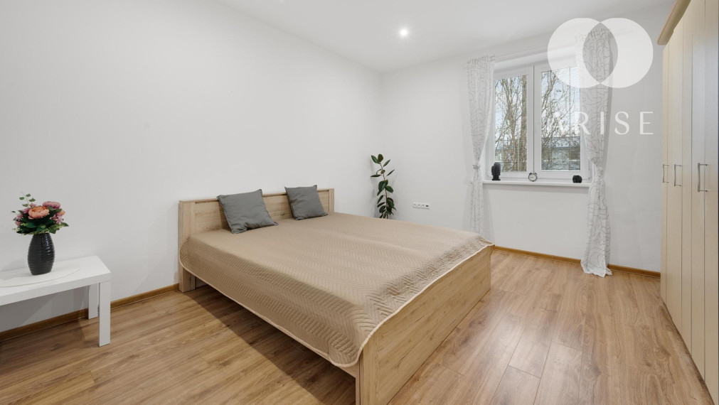 Na prenájom 2,5-izbový byt na Odborárskej ulici v Novom Meste