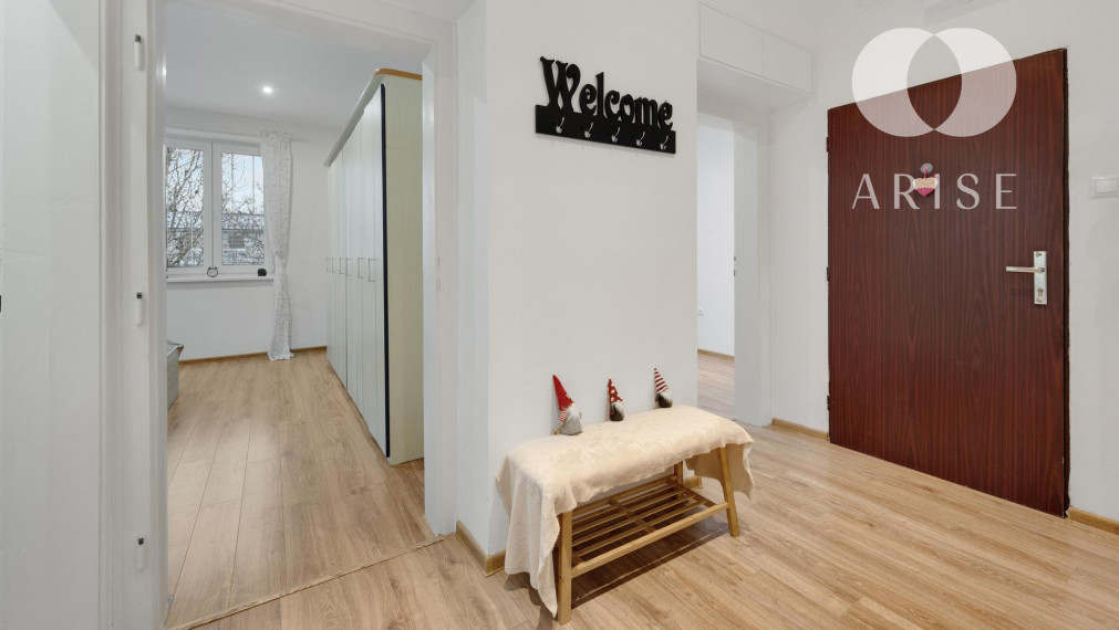 Na prenájom 2,5-izbový byt na Odborárskej ulici v Novom Meste