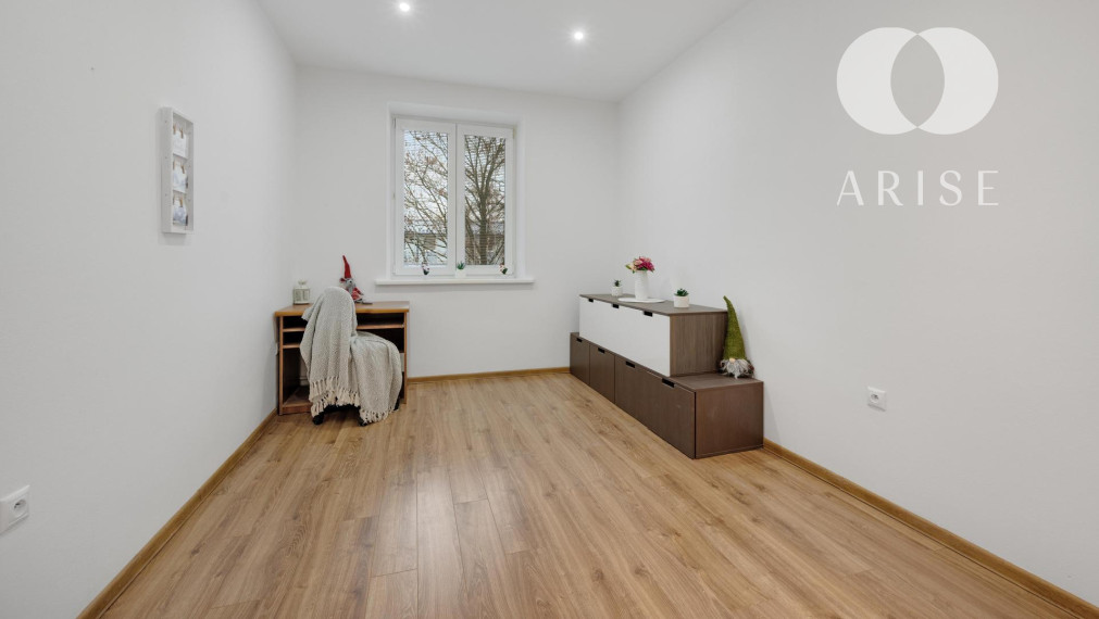 Na prenájom 2,5-izbový byt na Odborárskej ulici v Novom Meste