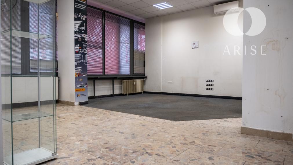 ARISE | Predaj obchodný a skladový priestor v Petržalke.