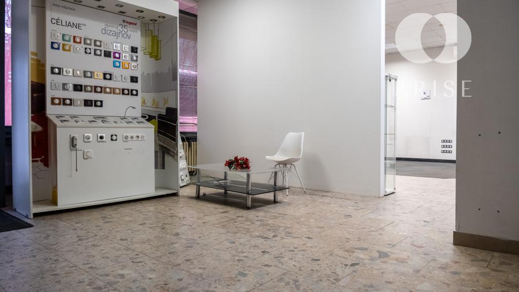 ARISE | Predaj obchodný a skladový priestor v Petržalke.