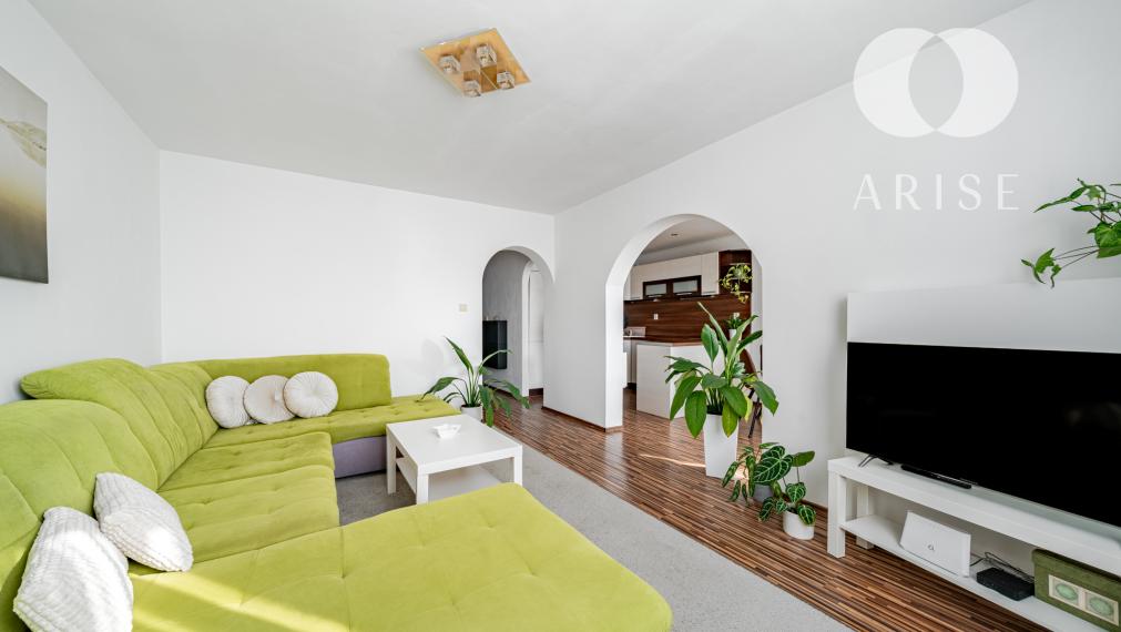 ARISE | Na prenájom svetlý 3-izbový byt s loggiou, Modra