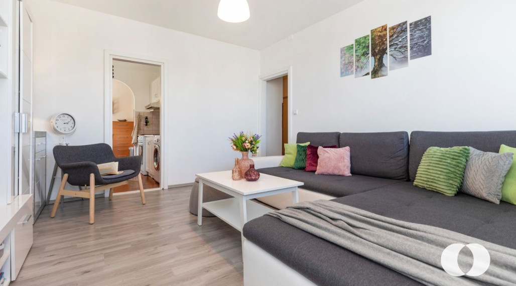 PREDANÉ! Príjemne svetlý byt s veľkou loggiou