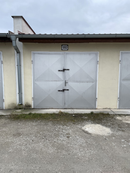 !REZERVOVANÉ!Ponúkame Vám na predaj garáž na sídlisku Šípok