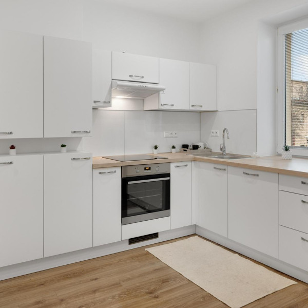 Na prenájom 2,5-izbový byt na Odborárskej ulici v Novom Meste