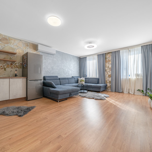 Ponúkame na prenájom 2-izbový apartmán v Starom Meste- Vysoká ulica