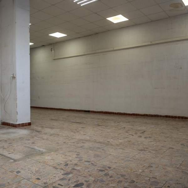 ARISE | Predaj obchodný a skladový priestor v Petržalke.